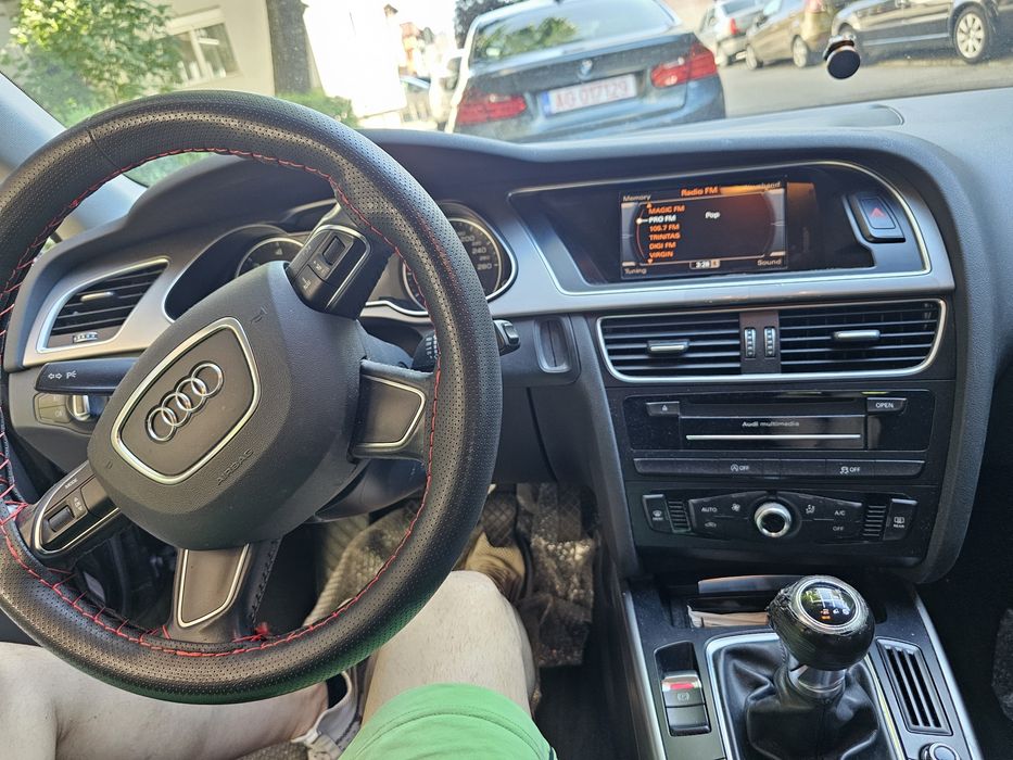 Audi A4 , 2015, avariat. NU DERANJJATI  SUB 4500 EURO