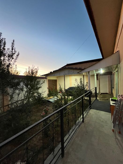 Uy sotiladi 3,7 sotix 4 xonali