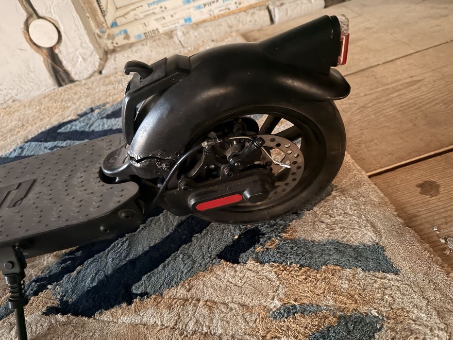 2 trotinete electrice