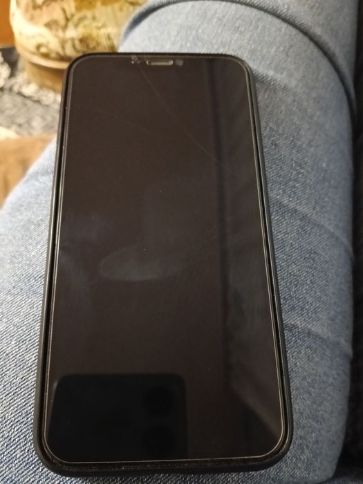 Vând telefon iphone11