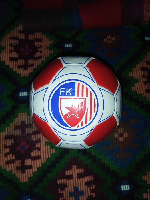 minge fotbal FK Crvena Zvezda Steaua Rosie Belgrad