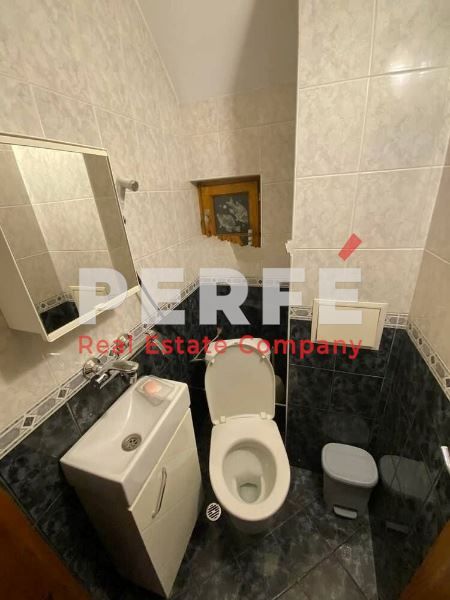 Дава се под наем Четиристаен апартамент в Бургас, Лазур - 70 кв.м за 561 € - Снимка #9