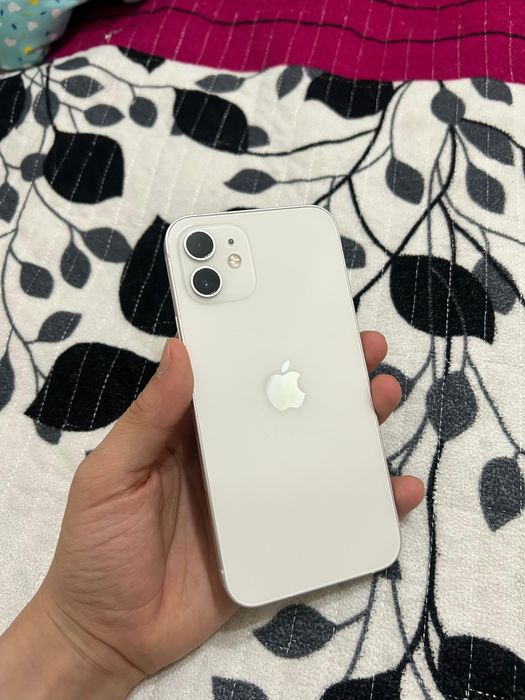 Iphone 12,белый.