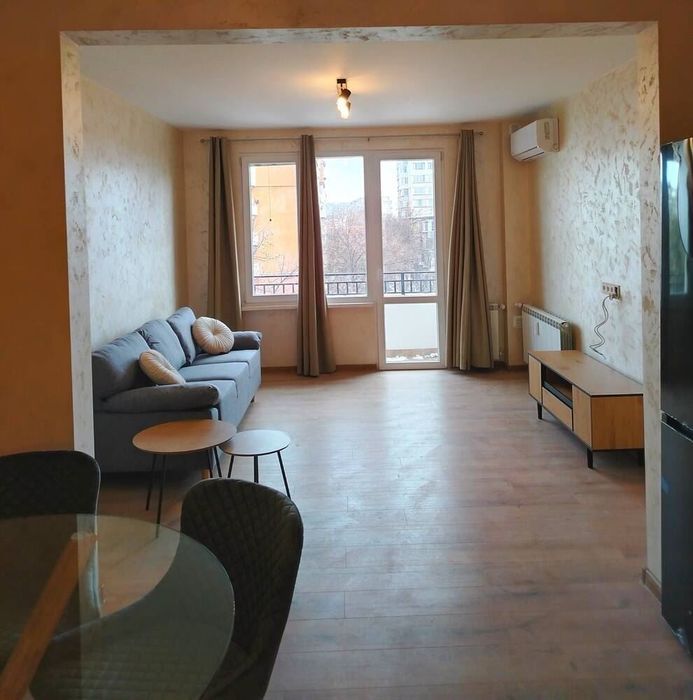 Тристаен апартамент под наем Гео Милев