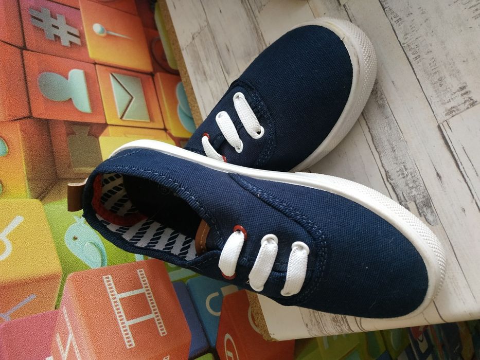 Продам новые макасины (р. 29)