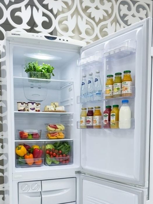 Холодильник Samsung