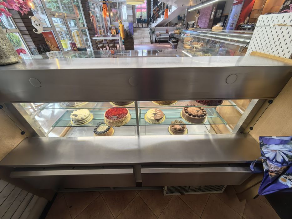 хладилна витрина за торти и храни