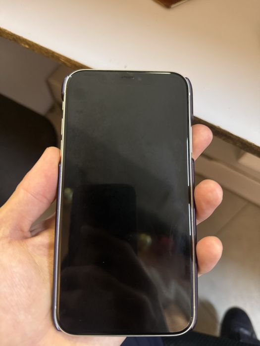 Айфон 11 с гаратей