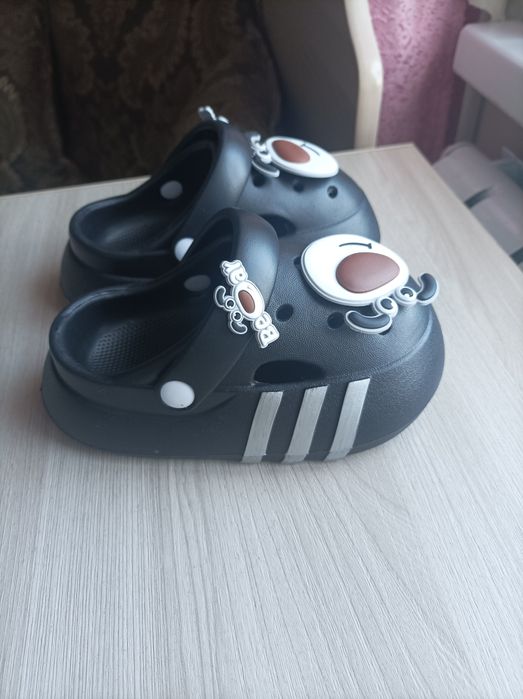 Продам детские тапочки