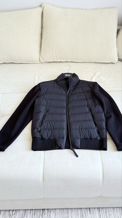 Продам Бомбер куртку  от Mackage оригинал