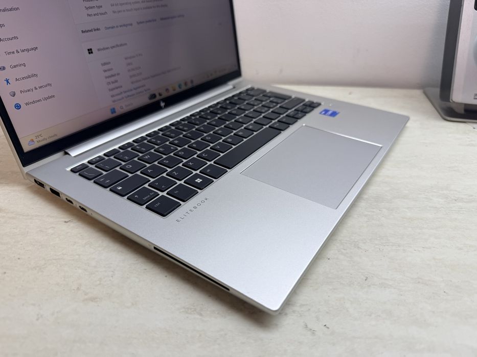 Hp Elitebook 840 G9 i5 16 Gb DDR5 Nvme 512 IMPECABIL