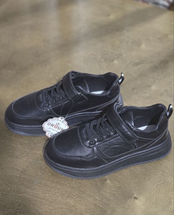 Кроссовки детские новые