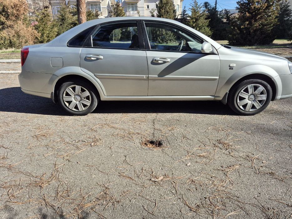 Lacetti 2009 года