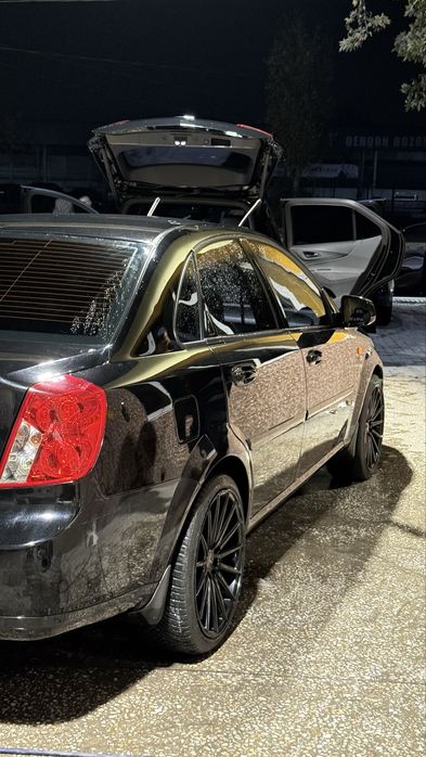 Diska R18 Imperial baloni bilan