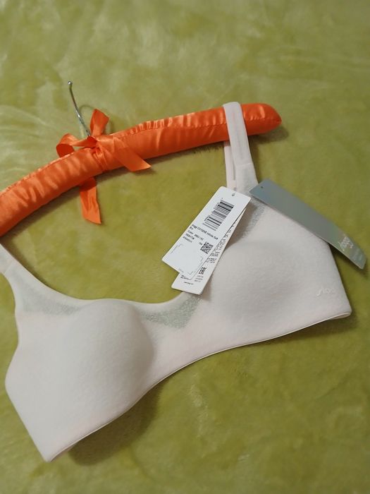 Нов марков нежен сутиен XS