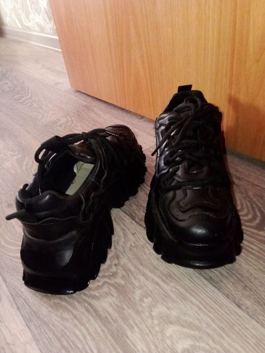 Продам много обуви