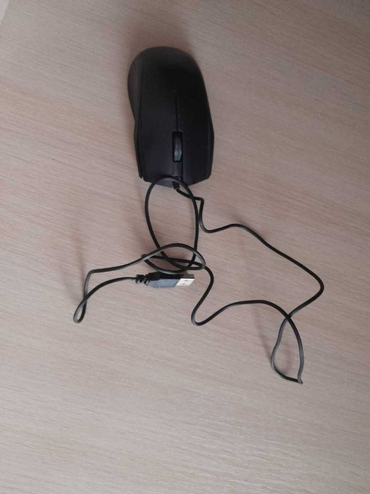 Продаю проводную мышь