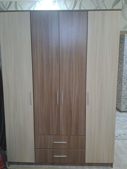 Продам шкаф . Самовывоз.