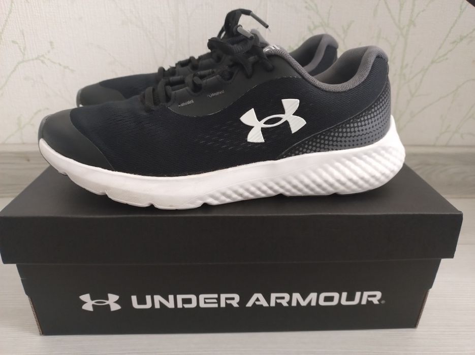 Маратонки UNDER ARMOUR,  размер 38.5