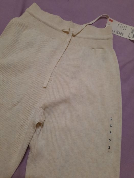 Брюки в рубчик от Uniqlo