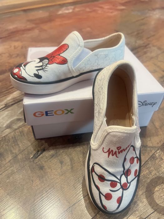 Затворени обувки за момиченце