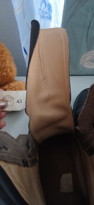 Bocanci din piele naturală