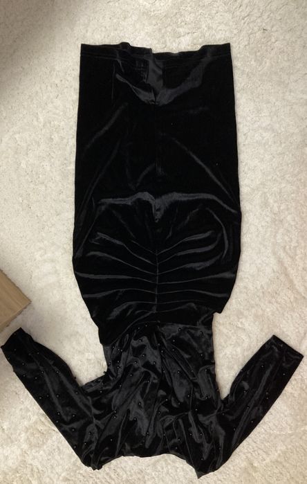 Rochie de catifea subtire cu margele negre