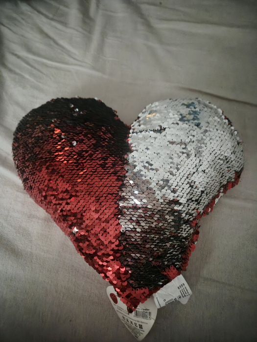 Perna cu paiete in forma de inima