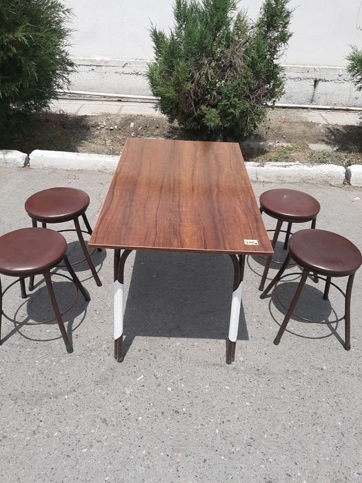 Stol stullar sotiladi