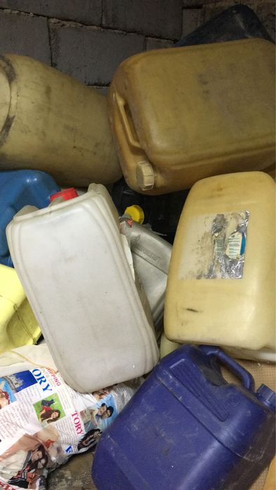 Канистры  20 литров  300тг 1шт