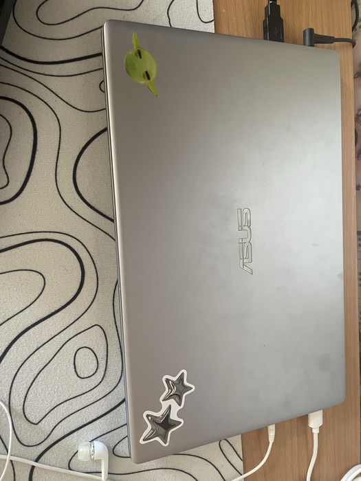 Продам ноутбук Asus Vivobook 15
