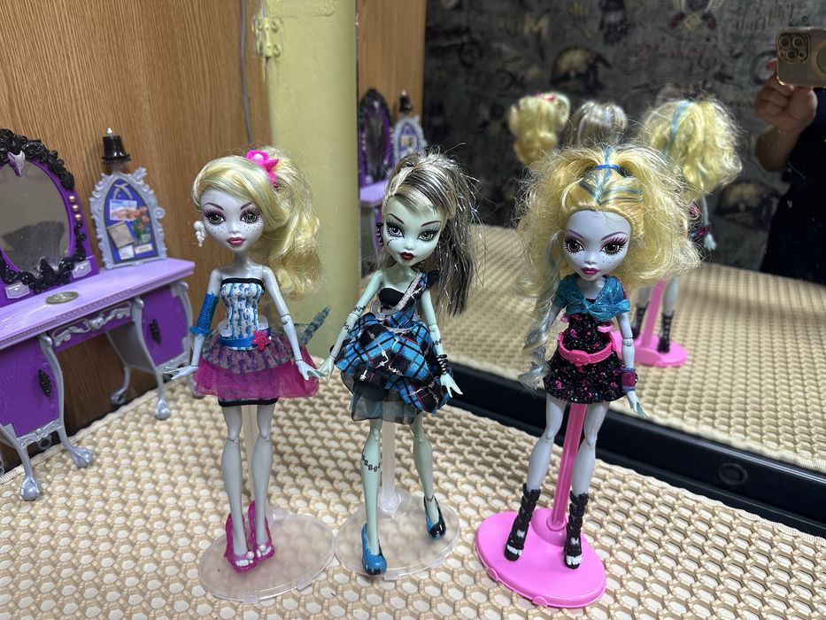 Продам кукол монстр хай!