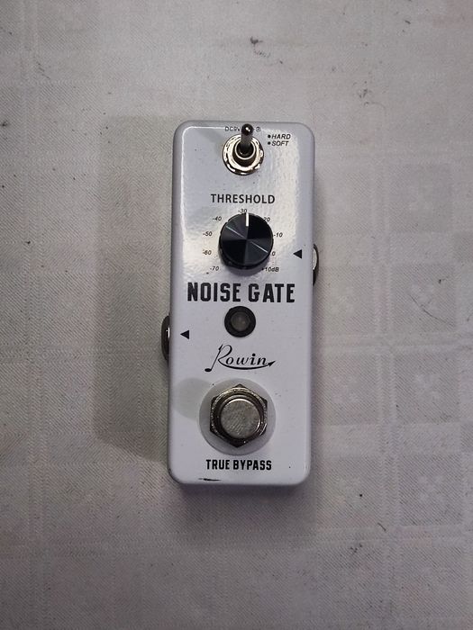 Гитарные педали эффектов и мини-микшер