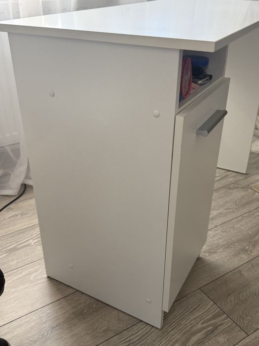 Birou modern alb