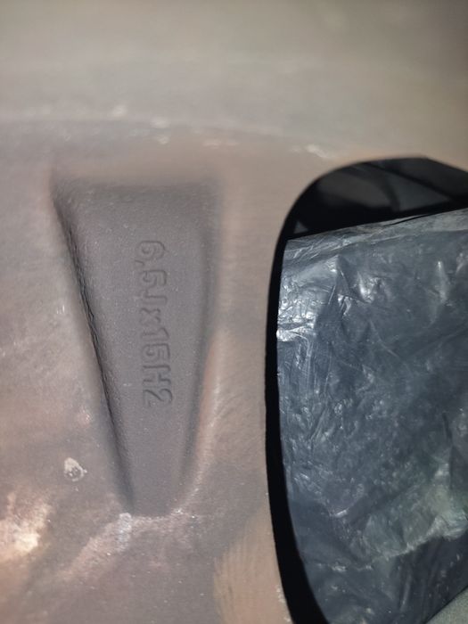 3+1 лети джанти 15 Brock/RC Design и една желязна фолксваген