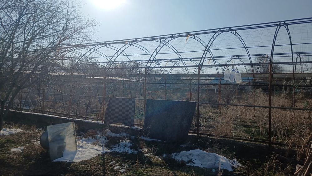 Продам Срочно теплицу