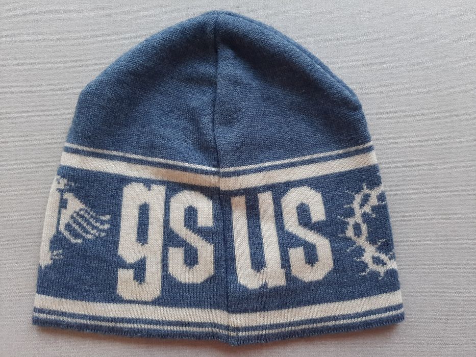 Зимни шалове и шапки