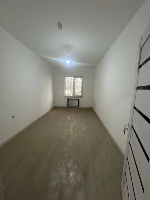 Сергили район Янги Дархонда 2 хонали квартира сотилади