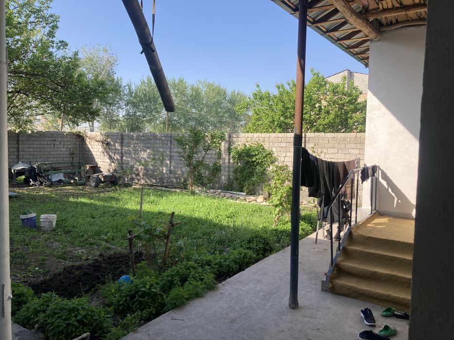 Zangiota tumani 4 sotix 4 xona tayor uy sotilad