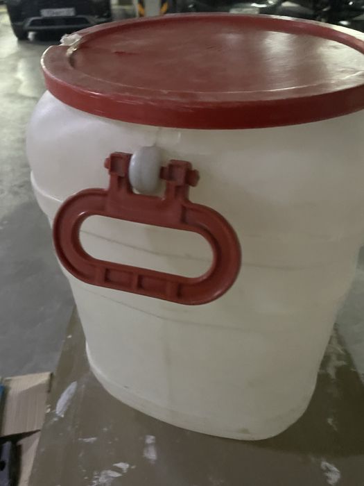 Продам бачок 30 л