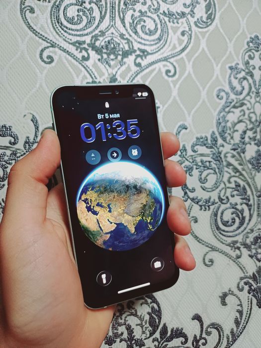 iPhone 12 mini..