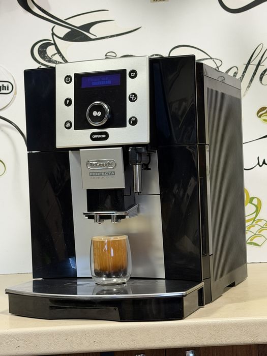 Кафемашина кафе автомат delonghi PERFECTA с гаранция