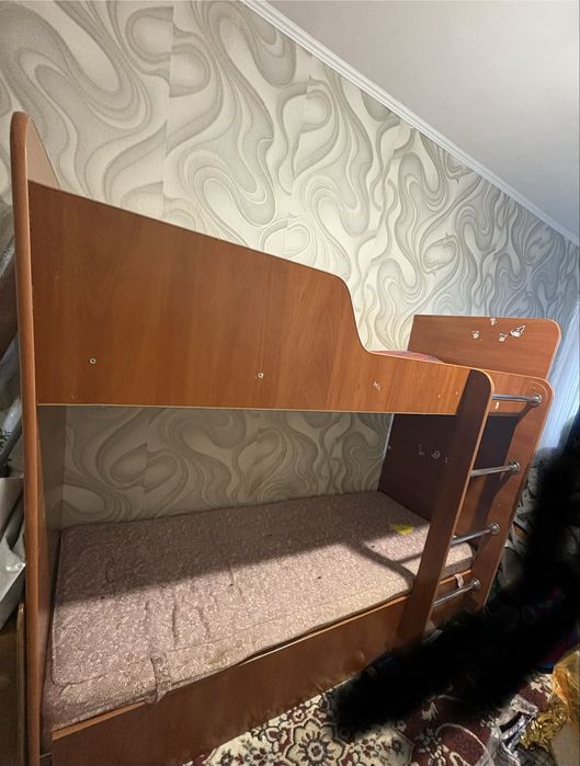 Продам двухъярусную кровать