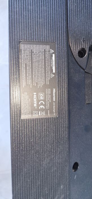 Телевизор Hisense 65инча за части или ремонт