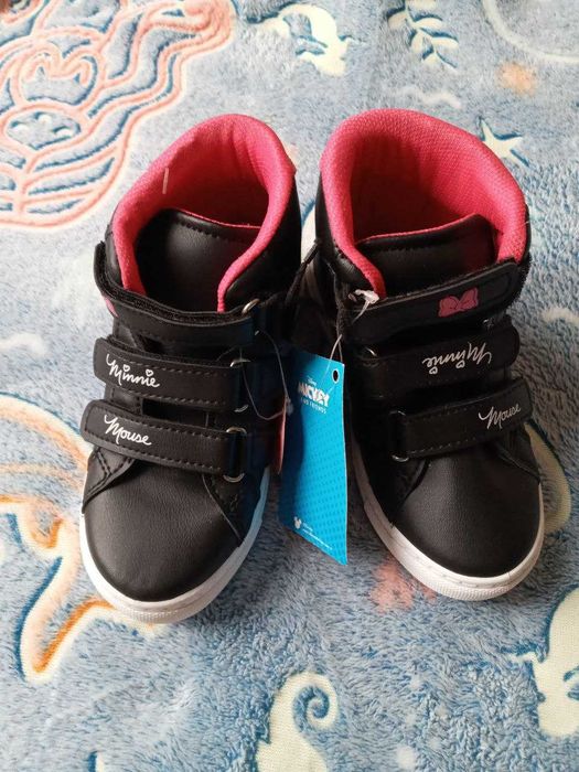 Ботинки новые фирменные для девочек