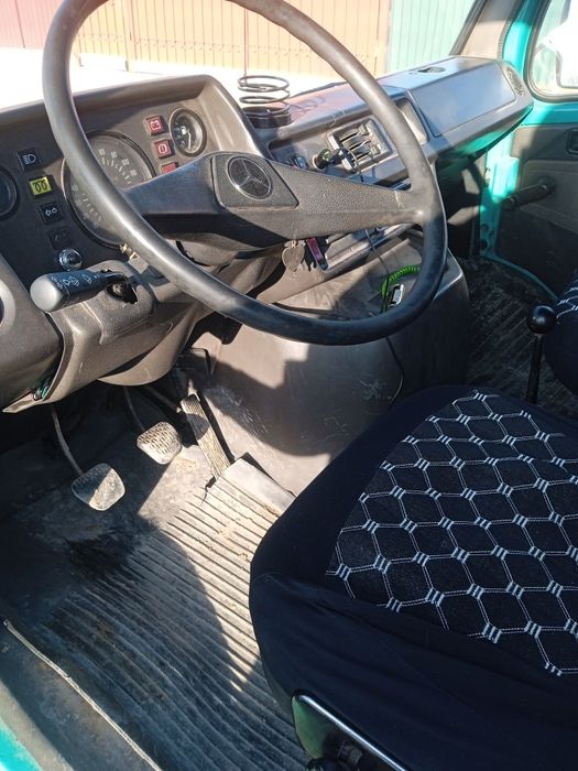 Мерседес бенс бортовой.