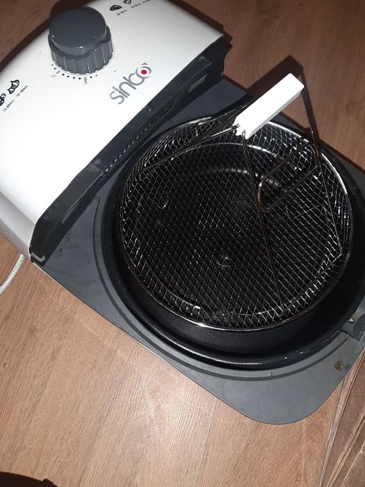 Продавам Multi Fryer