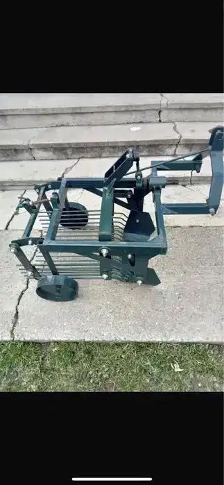 Masina de scos cartofi pentru tractorase