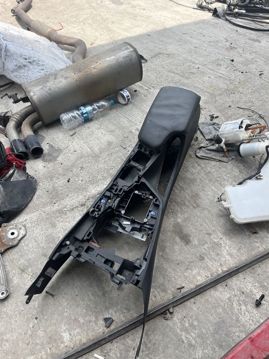 Подлакътник бмв ф30 ф31 bmw f30 f31 барче и подлакътник