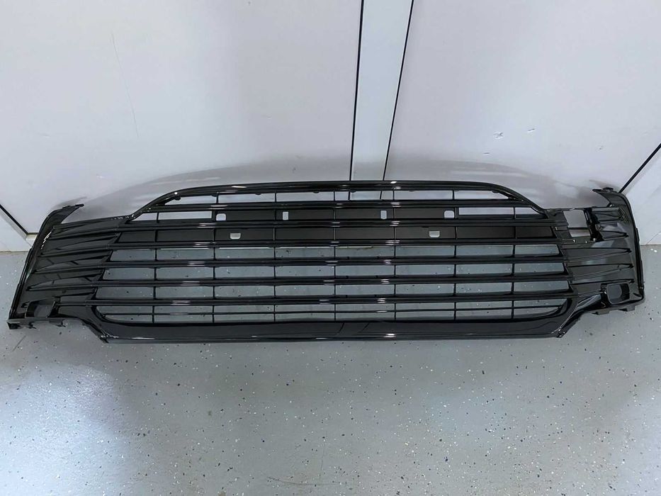 Решетка бампера Camry 75 оригинал